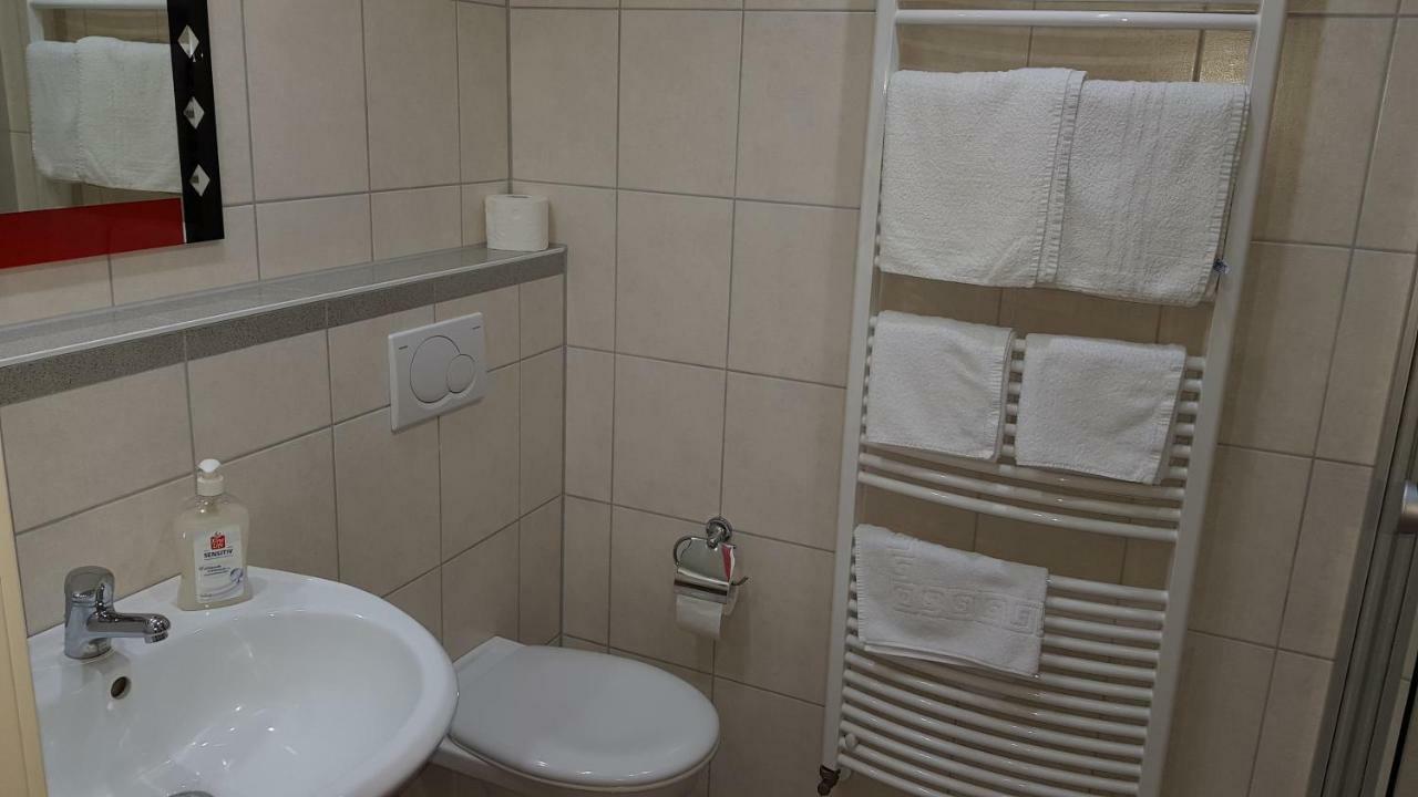 H41 Inn Hotel Garni Freiburg (Adults Only) Gundelfingen  Exteriör bild